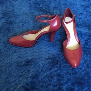 NINE WEST red heels